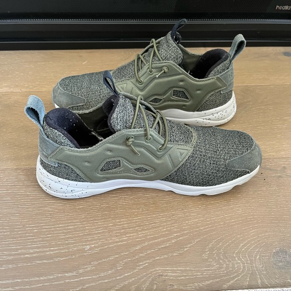 Reebok 3M Thinsulate Sneakers - Picture 5 of 5